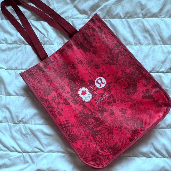 🇨🇦 Lululemon 2024 Team Canada Olympic Reusable Shopping Tote Bag Large - Picture 1 of 6
